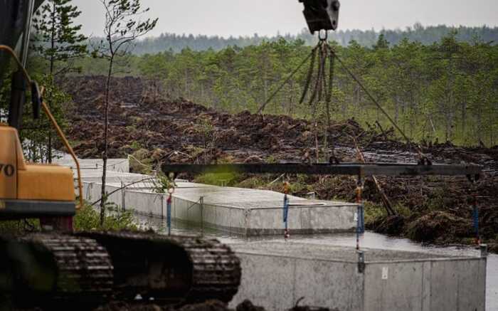 На кордоні між Латвією та Росією починають встановлювати плавучі стовпи та огородження