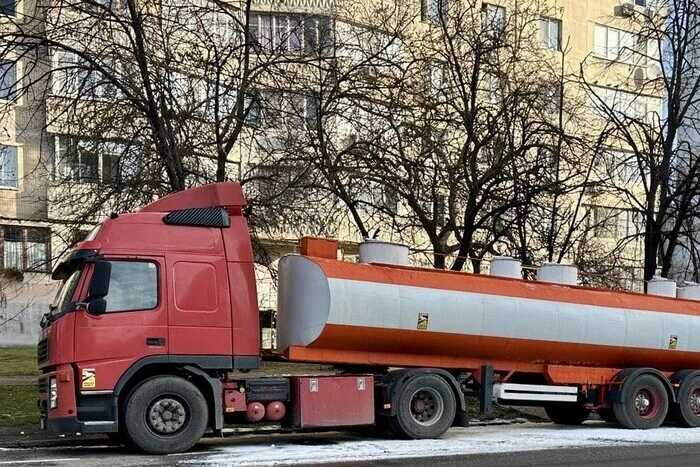 В Одесі чоловік підпалив вантажівку, бо вона йому заважала